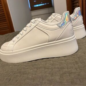 Liliana White Platform Sneakers with Silver Accent